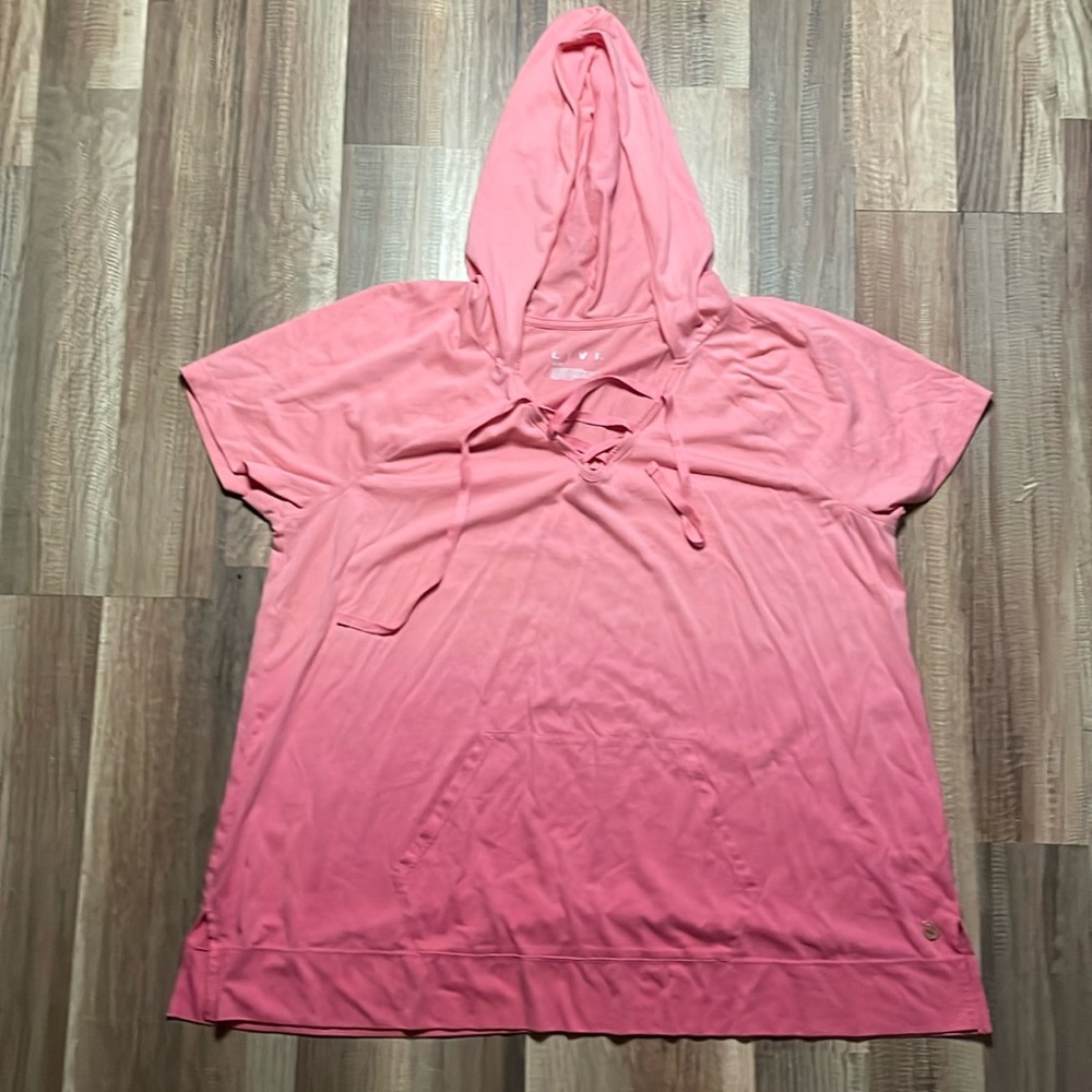 Livi short sleeve hooded shirt.